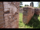 07346 ostia - regio iv - insula iii - domus delle colonne (iv,iii,1) - suedkorridor - suedwestende - bli ri raum (h) - 06-2024.jpg